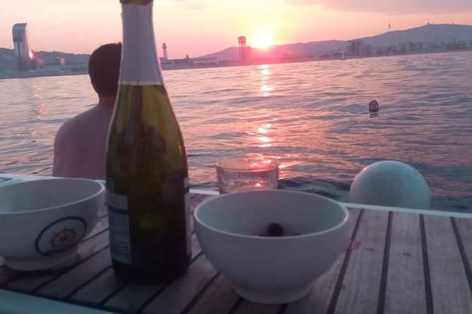 1h Refreshing Sailing Tour in Barcelona with Open Bar & Snacks - Drinks, snacks, and the onboard setup