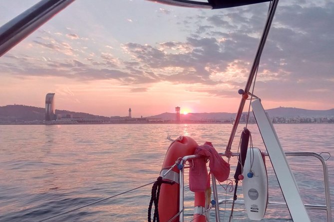 1h Refreshing Sailing Tour in Barcelona with Open Bar & Snacks - The human side of the sail