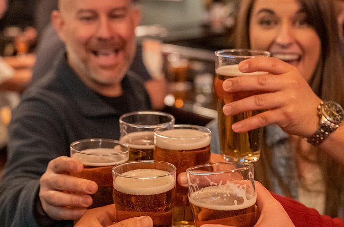 2 Hour Historic Pub Crawl in Boston - The guide can shape the whole evening