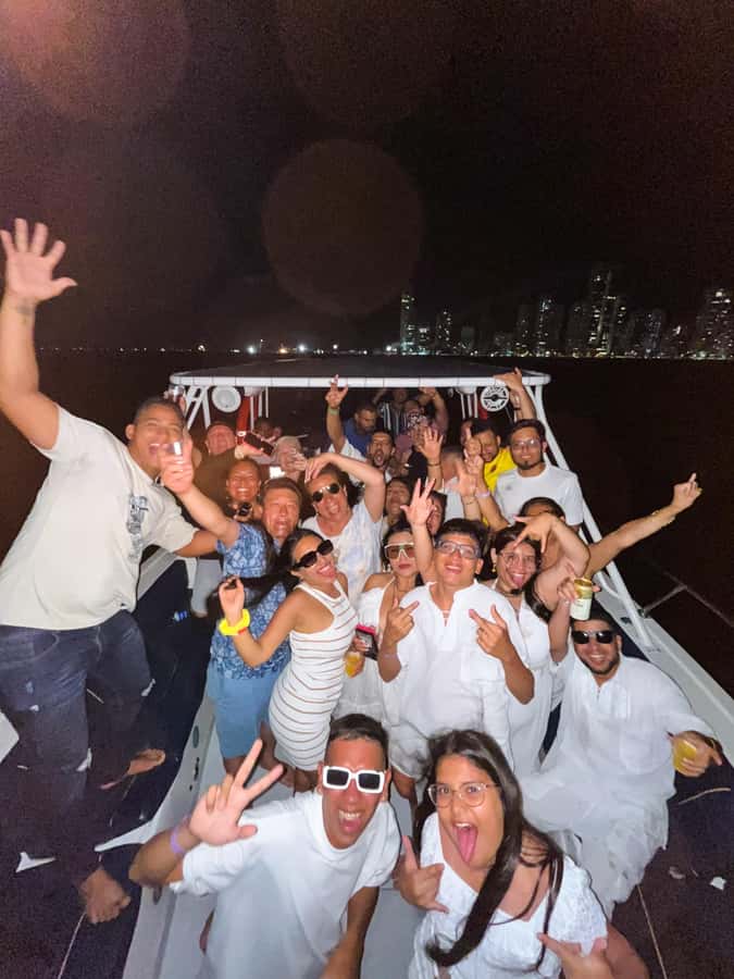 2-hour tour in Cartagena Sunset View in party boat - Key points to know before boarding