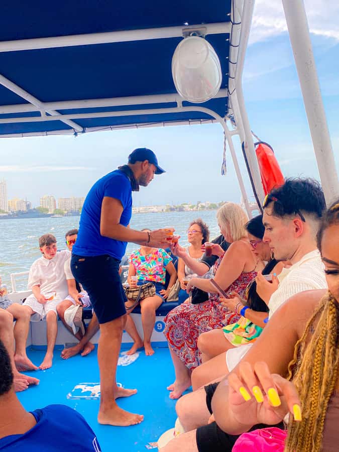 2-hour tour in Cartagena Sunset View in party boat - Drinks, music, and the host