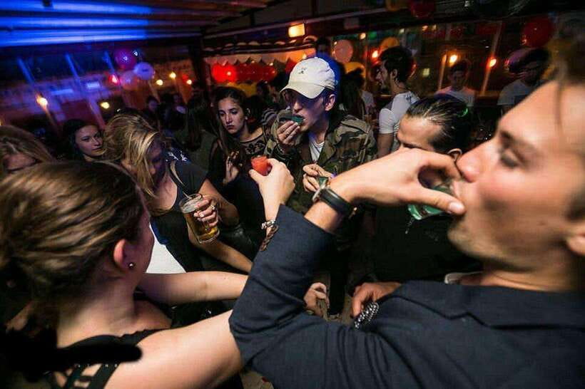 4-Hour Shanghai Pub Crawl (bars & nightclub hopping) - What the $23 price really includes