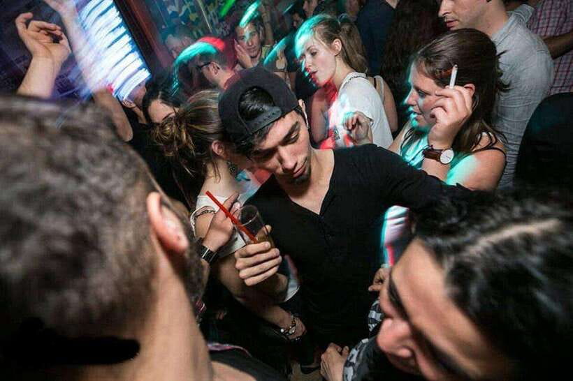 4-Hour Shanghai Pub Crawl (bars & nightclub hopping) - Photos add a useful record of the night