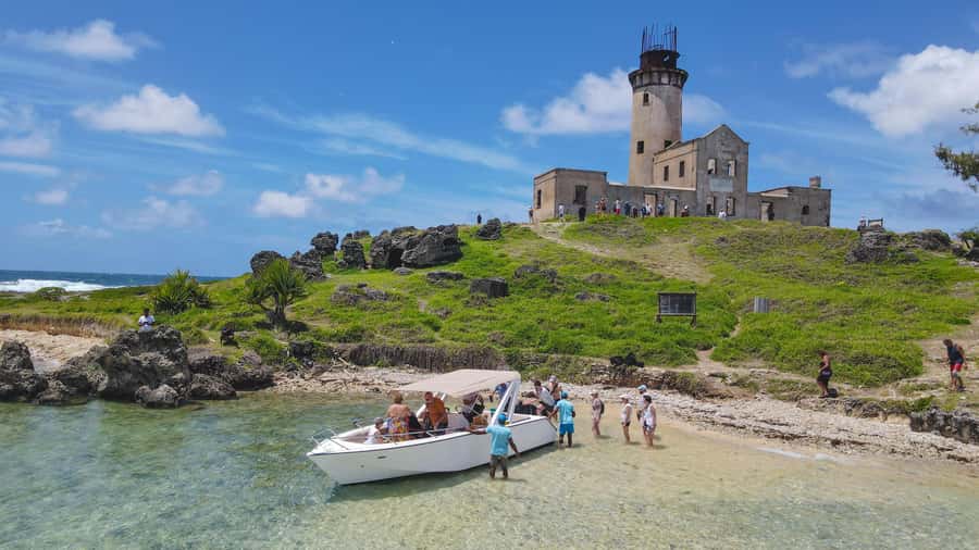 5 Islands Speedboat Cruise, Snorkeling + Lunch & Open Bar - Grand River South East Waterfalls from the water