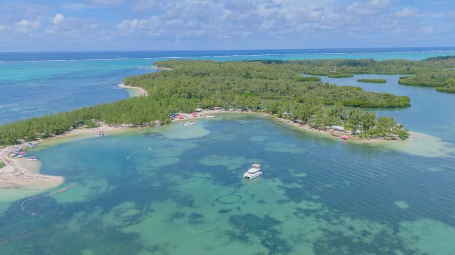 5 Islands Speedboat Cruise, Snorkeling + Lunch & Open Bar - Who will enjoy this day most