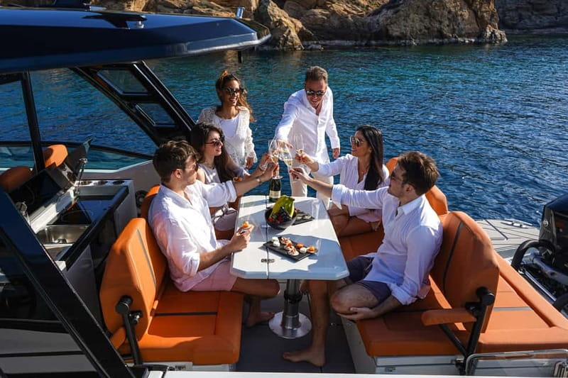 Adamantas: Speedboat Day Trip with Snorkel, Meals & Open Bar - Who will enjoy this Milos cruise most