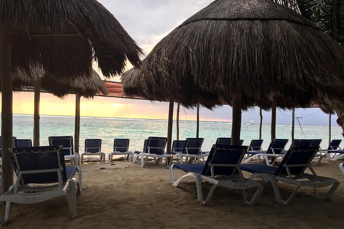 ADULTS GOLD A day at the beach at Los Arrecifes Restaurant-Open Bar And Massage. - The 40-minute massage