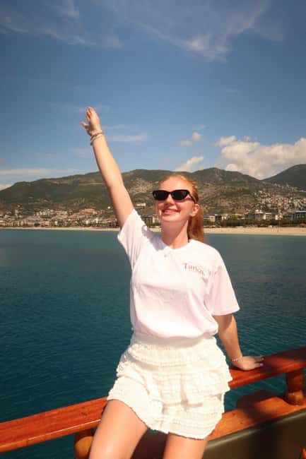 Alanya Barbossa Pirate Boat Tour with Soft Drinks Included - Sailing out from Alanya Harbor