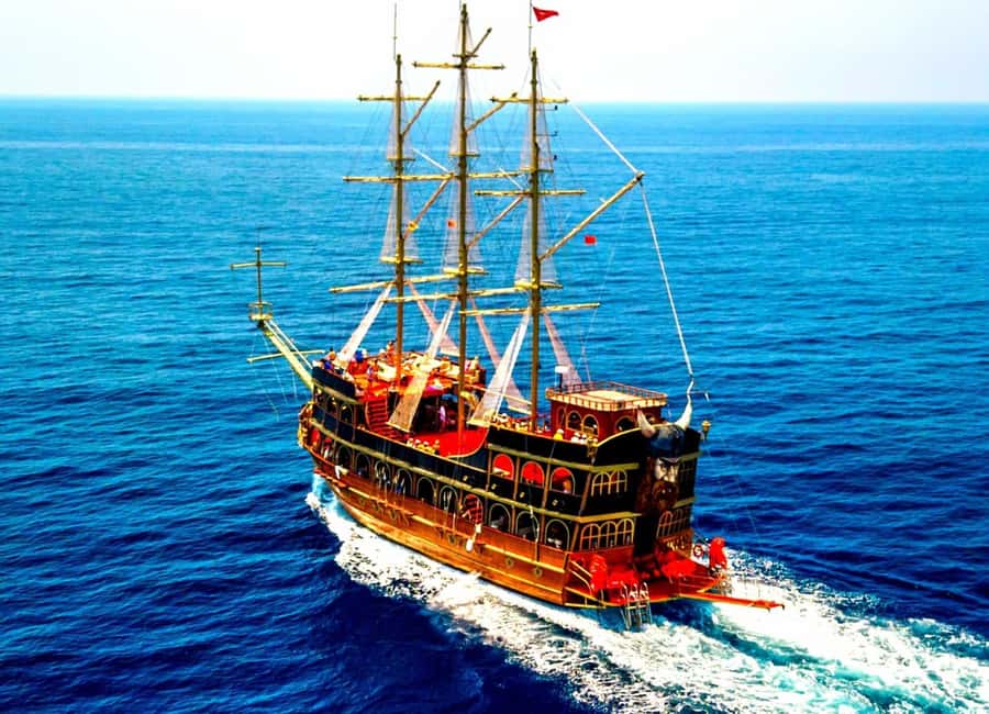Alanya: Biggest Pirate Boat Tour with Soft Drinks and Lunch - Lunch and swimming at Ulaş Bay