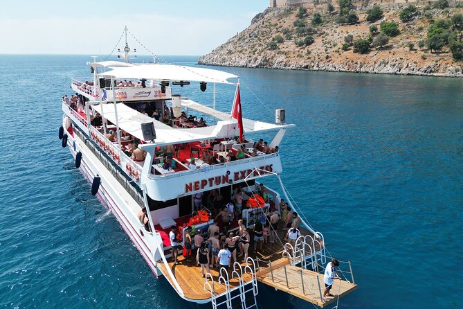 Alanya Boat Trip w/Unlimited Drinks & Lunch (Free Hotel Transfer) - Sailing past the Old Shipyard and three caves