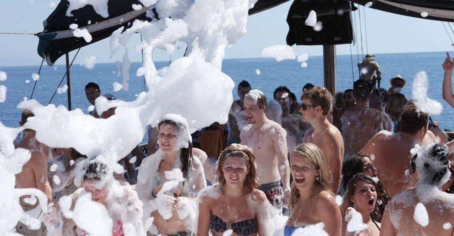 Alanya: Disco Boat Tour with Foam Party and Unlimited Drinks - Lunch, soft drinks, and what is not included