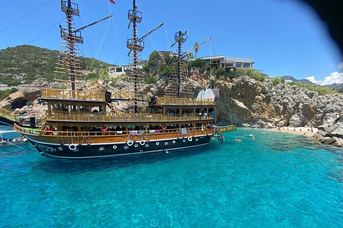 Alanya Grand Pirate Boat Tour with Lunch, Soft Drinks & Transfer - Alanya Harbor and the first hour at sea