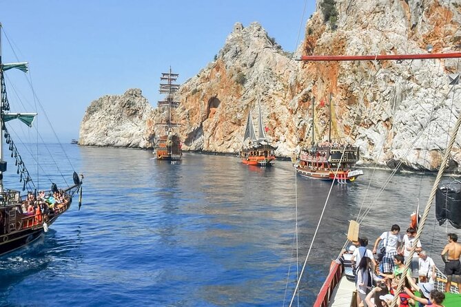 Alanya Pirate Boat Tour with Foam Party Soft Drinks & Transfer - The foam party and onboard entertainment