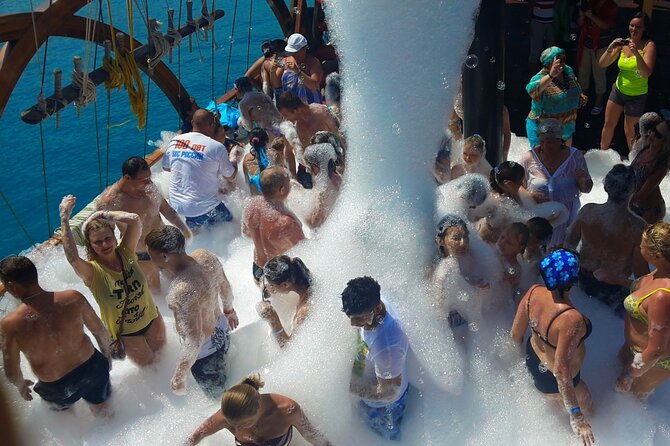 Alanya Pirate Boat Tour with Lunch, Soft Drinks & Transfer - Lunch on the Zeus Pirate Boat