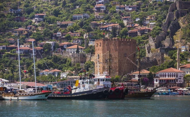 Alanya: Pirate Boat Trip with Meal, Drinks and Pickup Option - What to pack for the boat