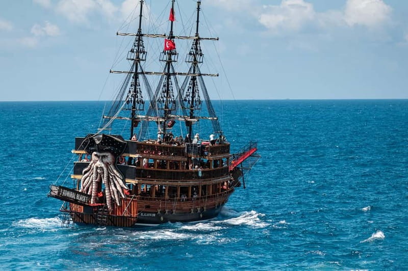 Alanya: Pirate Boat with Transfer, Lunch & Unlimited Drinks - Seeing Alanya from the harbor
