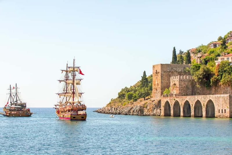 Alanya: Pirate Boat with Transfer, Lunch & Unlimited Drinks - Lunch, soft drinks, and extra purchases