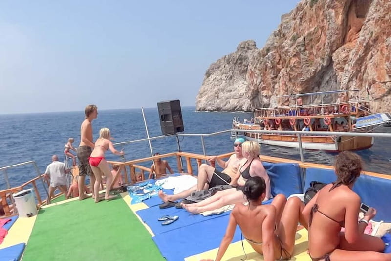 Alanya: Pirate Boat with Transfer, Lunch & Unlimited Drinks - Is $17 good value?