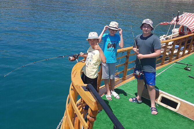 Alanya Relaxing Boat Tour with Lunch, Soft Drinks & Transfer - What the $51.55 price gets you