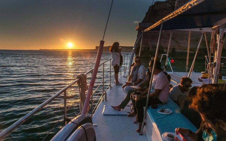 Alanya: Sunset Boat Includes Soft Drinks And Dinner - Hotel pickup and the map problem