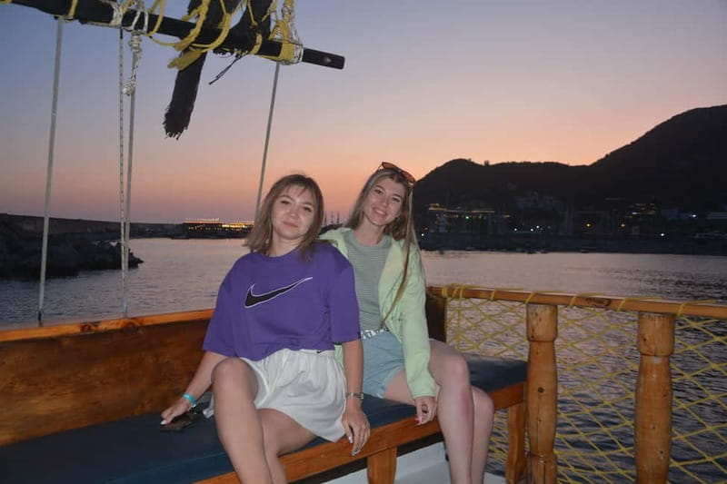Alanya: Sunset Party Boat w/ Dinner & Unlimited Drinks - Why this sunset cruise works well in Alanya