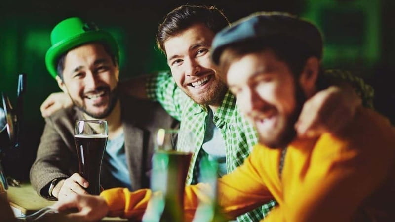 Albufeira: 5 Bars and 1 Nightclub Pub Crawl with Free Shots - Key points to know before you book