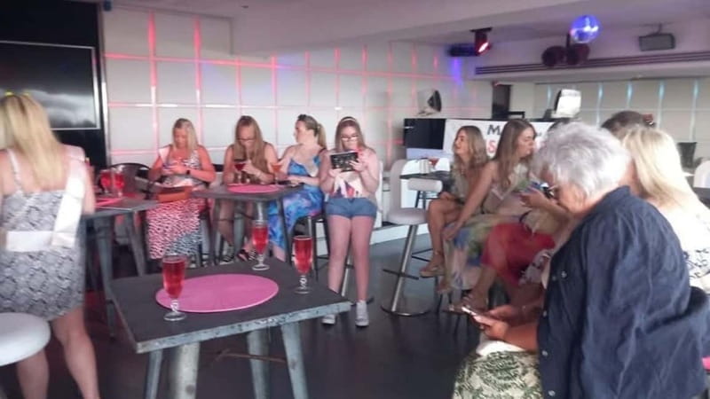 Albufeira: Cocktail Making Class at The Waterfront - Learning to make two cocktails from scratch