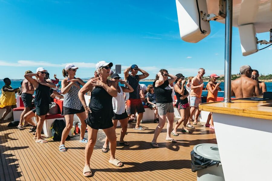 Albufeira: Sightseeing Cruise with Beach BBQ and Open Bar - Who will enjoy this day most