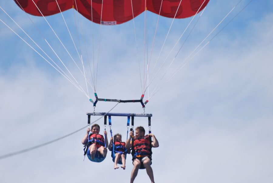 Alicante: Boat Trip and Parasailing Experience with Drink - Taking off from Marina de Alicante