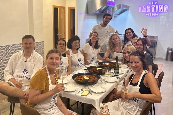 Alicante Paella Cooking Class, Tapas, Drinks and Marketplace - Tapas, wine, and the first taste of Alicante