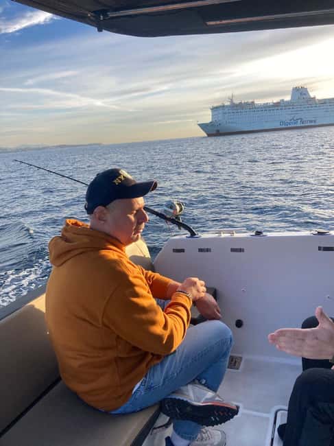 Alicante: Private Yacht Cruise with Drinks - What the one-hour route feels like