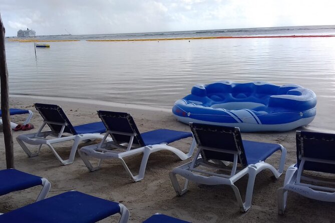 All-inclusive beach day in LOS ARRECIFES REST. / open bar - massage and lunch .. - What Your $103 Covers at Los Arrecifes