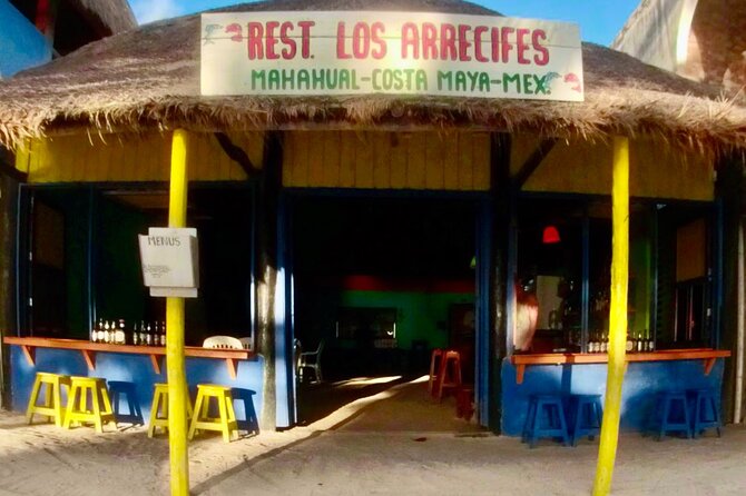 All-inclusive beach day in LOS ARRECIFES REST. / open bar - massage and lunch .. - Choosing Lunch From Five Main Dishes