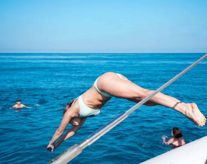 Altea: Catamaran Party Boat - Who should book this experience?