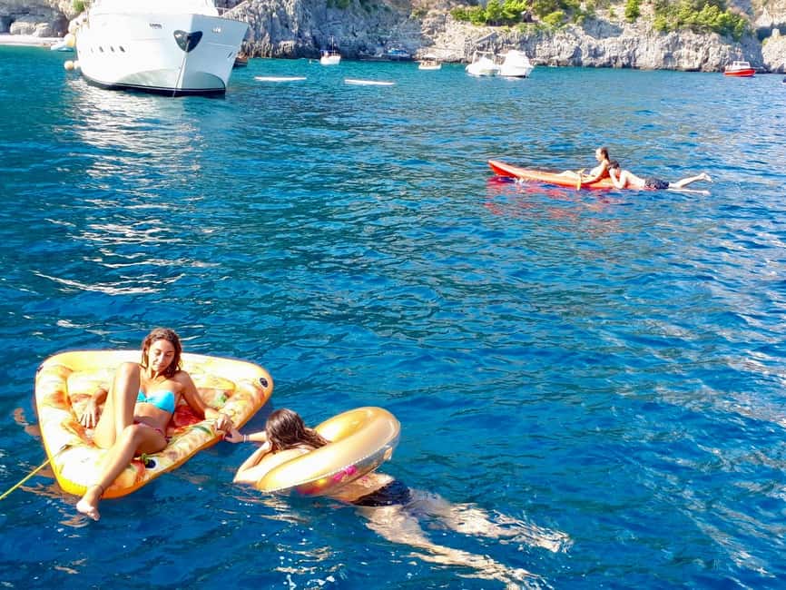 Amalfi coast small-group boat tour w/ drinks & sandwich - Boat comfort, facilities, and practical concerns
