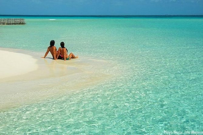 Amazing tour to the beauty Isla Mujeres with Snorkel and open bar - Sailing from Marina Las Perlas at 10 a.m.