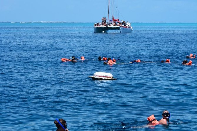 Amazing tour to the beauty Isla Mujeres with Snorkel and open bar - The sunset return to Cancun