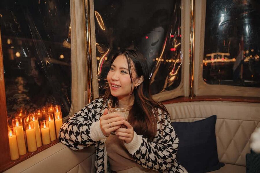 Amsterdam: 2-Hour Candle Light Cruise + Drinks & Snacks - Who should book this Amsterdam cruise