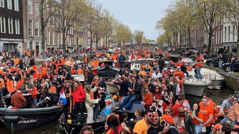 Amsterdam: 3 Hour Kings Day Boat Party with Unlimited Drinks - Boarding with the Starboard crew