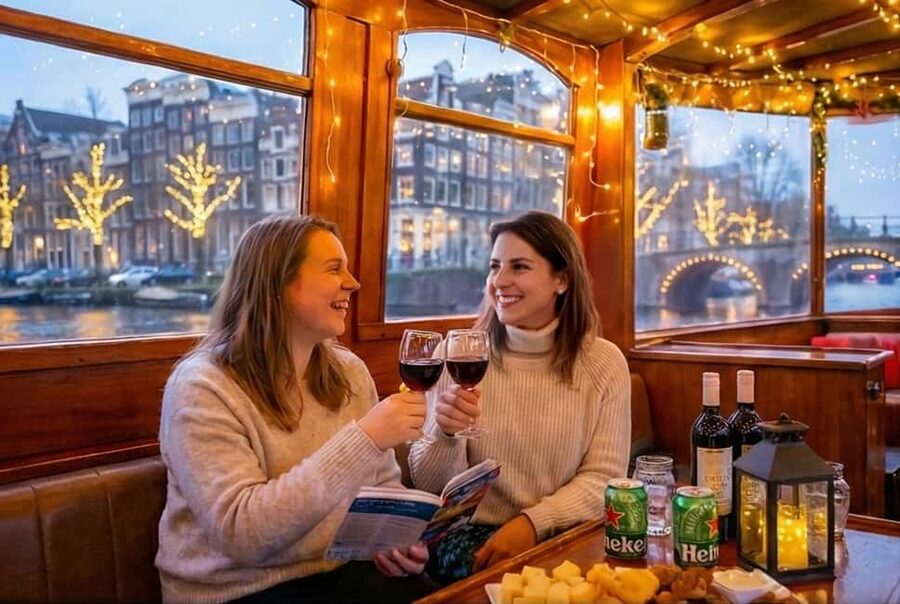 Amsterdam: 90 min Cruise with Local Guide & Unlimited Drinks - Why a small electric boat suits Amsterdam