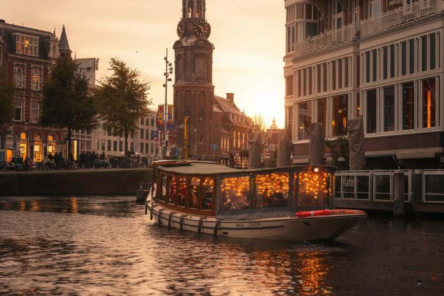 Amsterdam: 90 min Cruise with Local Guide & Unlimited Drinks - Captains make the difference