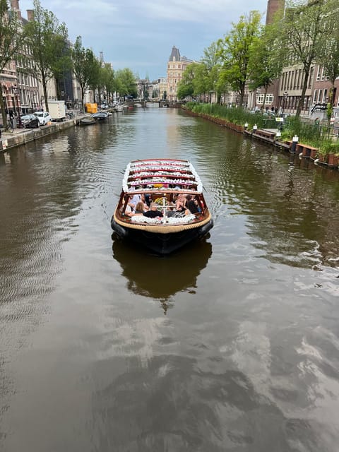Amsterdam: Boat Tour with Optional Unlimited Drinks - Key points to know before you book