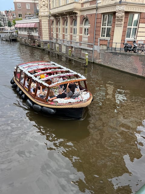 Amsterdam: Boat Tour with Optional Unlimited Drinks - What the drinks package adds