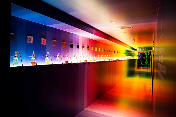 Amsterdam: Bols Cocktail Experience and Cocktail Workshop - Walking through 450 years of Genever