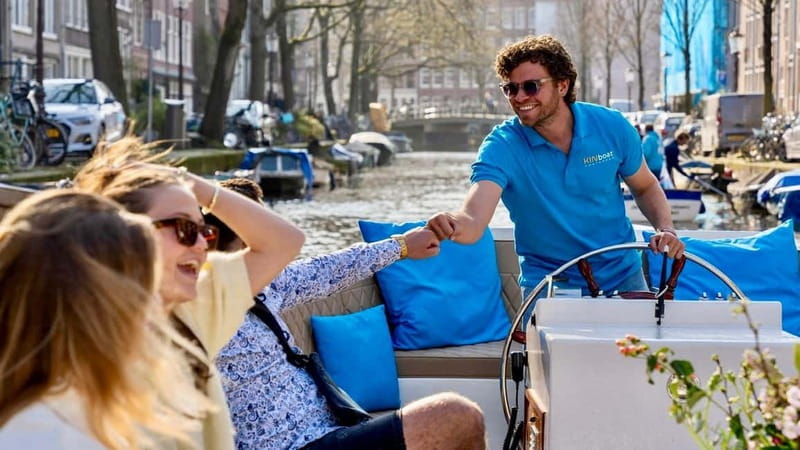 Amsterdam: Canal Cruise in Open Boat with Drink Option - Is one hour enough for the money?