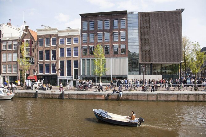 Amsterdam Canal Cruise in Open Boat with Unlimited Drinks Option - Key points at a glance