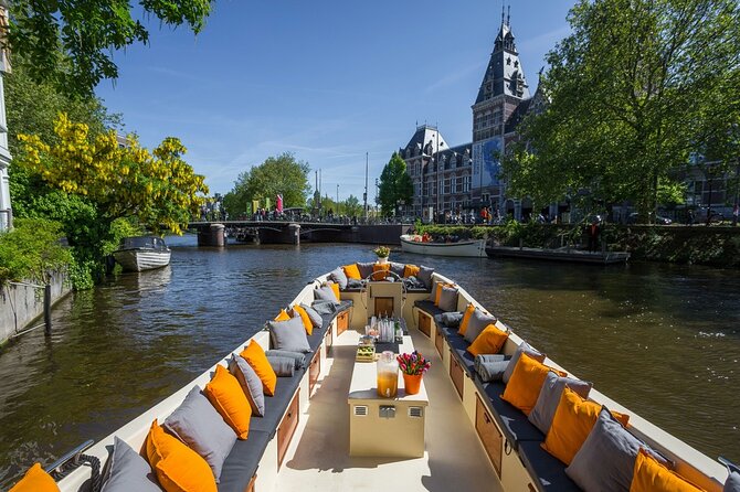 Amsterdam Canal Cruise with German Guide and unlimited drinks - Herengracht and the famous 7 Bridges