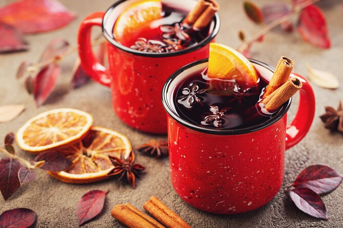 Amsterdam Christmas Walk with hot drink and Dutch treat - The Canal Ring is the longest and prettiest stretch