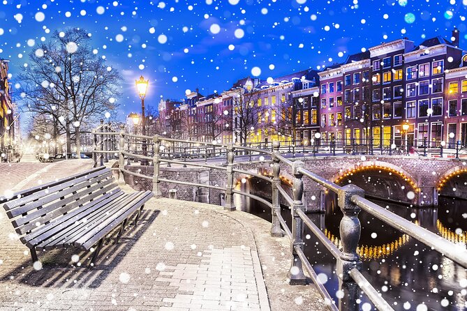 Amsterdam Christmas Walk with hot drink and Dutch treat - The 9 Little Streets add shopping and a Dutch treat