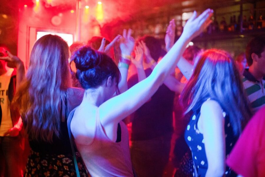 Amsterdam: City Center Bar Crawl and Nightlife Experience - The final club and the Escape warning
